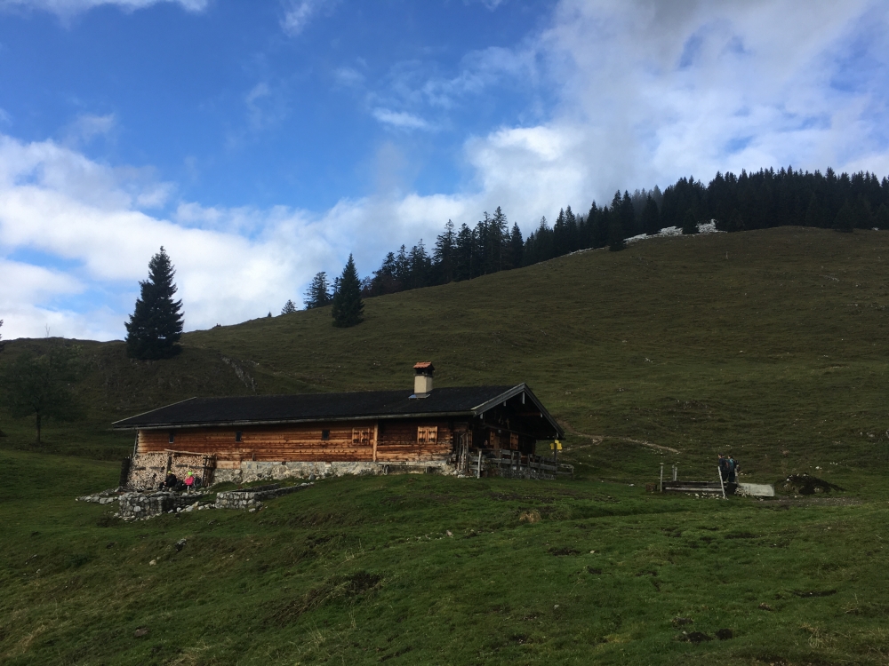 Wanderung Seebergkopf: Wanderung Seebergkopf: Die im Sommer bewirtschaftete Neuhütte 