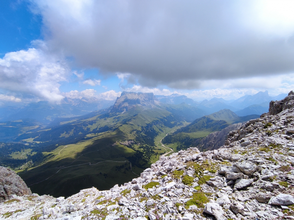 Laurenzi Klettersteig und Maximiliansteig: Laurenzi Klettersteig und Maximiliansteig: Blick auf Seiseralm, Plattkofel, Sella und Marmolata  (Nordwestlicher Molignon)