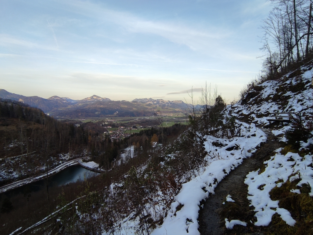 Wanderung Nußlberg: Aufstieg im Sonnenuntergang