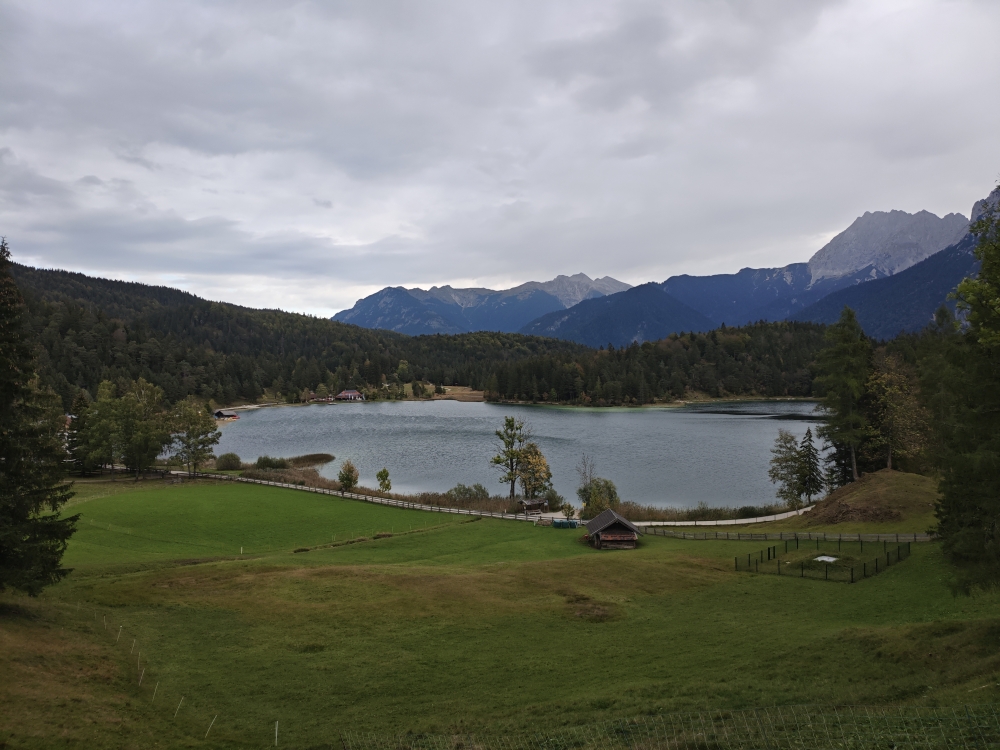 Wanderung Obere Wettersteinspitze: Am Lautersee vorbei