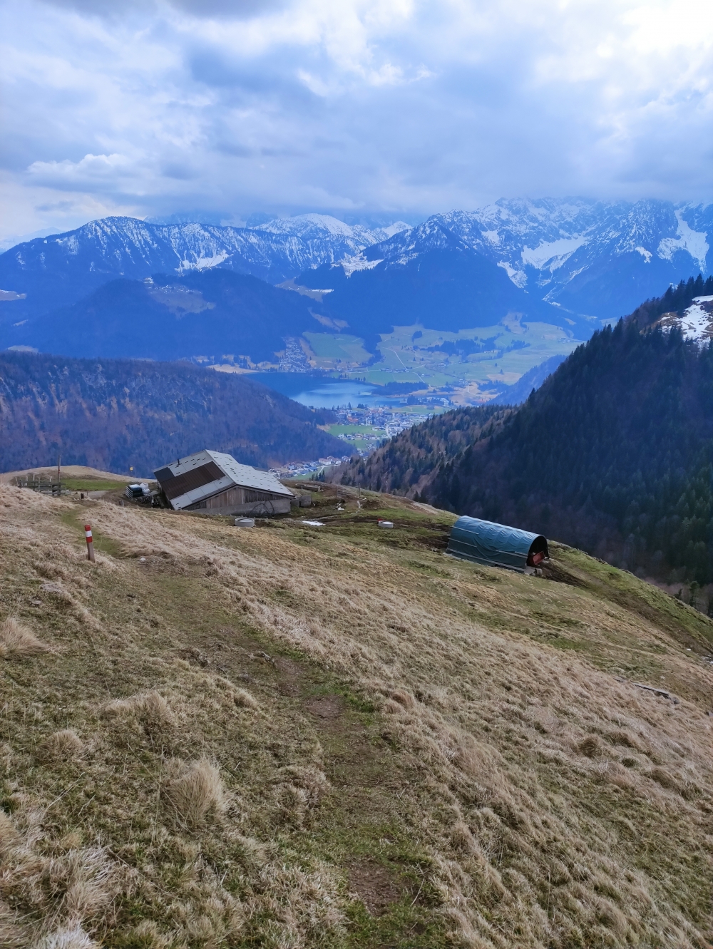 Wanderung Hochköpfl: Wanderung Hochköpfl: Blick zur Unteren Kohlenriedalm (Obere Kohlenriedalm)