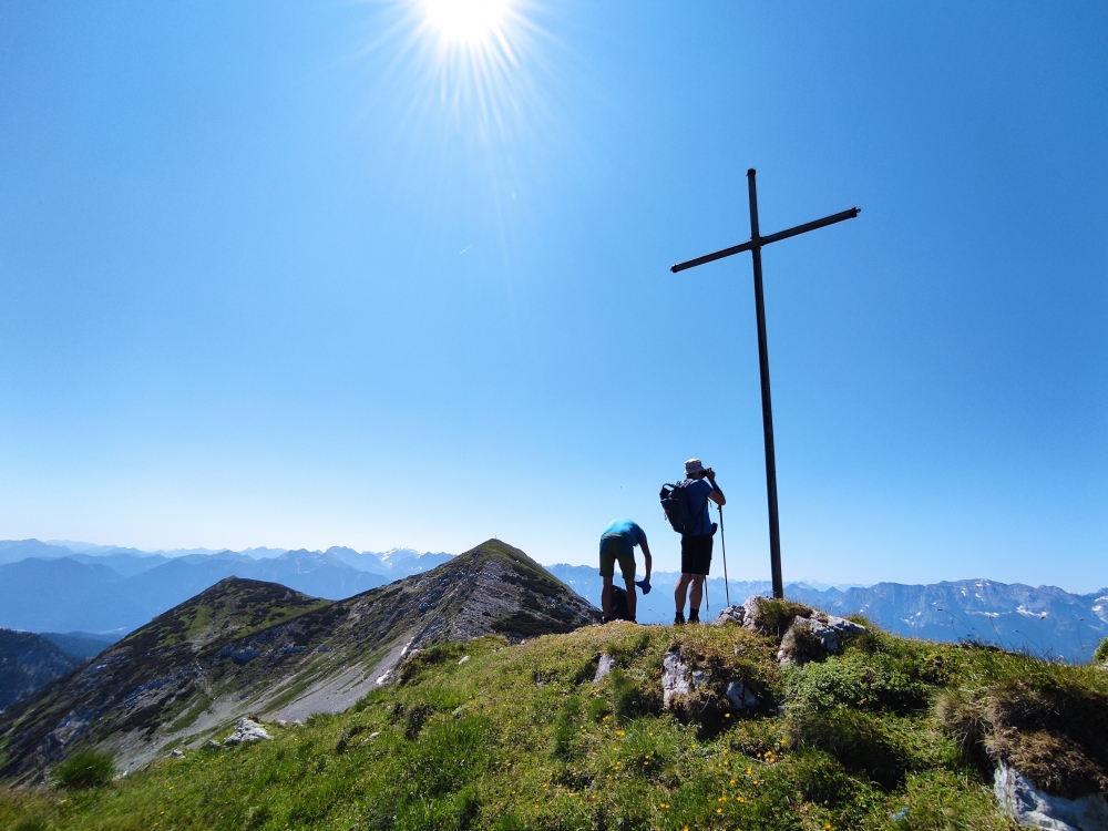 Wanderung Große Krottenkopf-Runde: Wanderung Große Krottenkopf-Runde: Gipfelkreuz (Oberer Rißkopf)