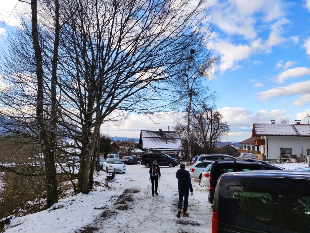 Wanderung Großer und Kleiner Illing: Wanderung Großer und Kleiner Illing: Der kleinere, untere Wanderparkplatz