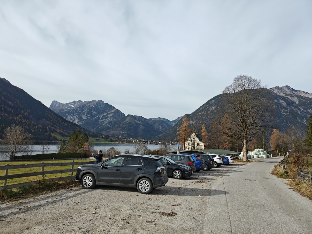 Wanderung Klobenjoch: Wanderung Klobenjoch: Parkplatz mit Seeblick