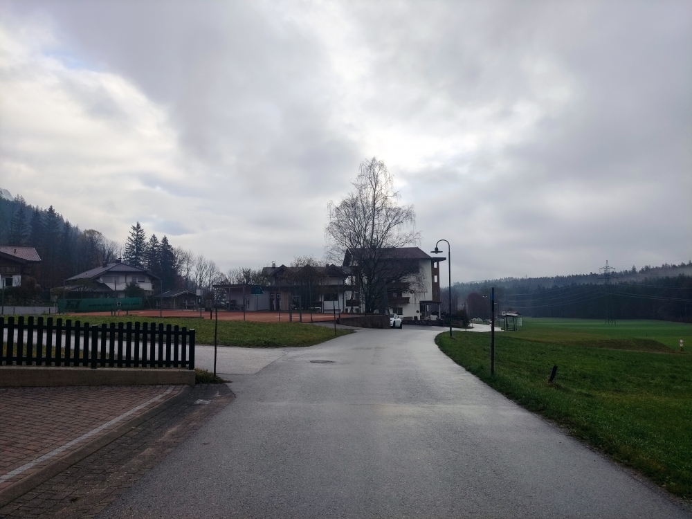 Wanderung Zunterköpfl: Wanderung Zunterköpfl: Wenige Parkmöglichkeiten am Tennisplatz