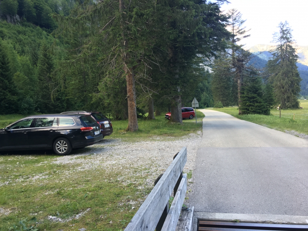 Wanderung Sonnjoch-Überschreitung: Wanderung Sonnjoch-Überschreitung: Platz für nur wenige Autos