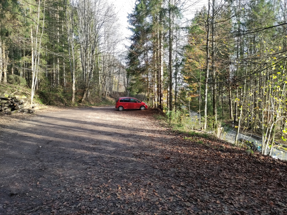 Wanderung Hochfelln über Strohnschneid: Wanderung Hochfelln über Strohnschneid: Kleiner, kostenloser Parkplatz