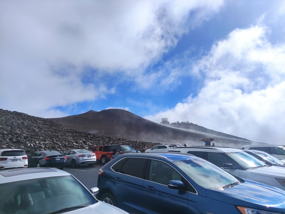 Wanderung Sliding Sands: Wanderung Sliding Sands: Blick vom Parkplatz am Summit Visitor Center über den Pakaoao zum Haleakala