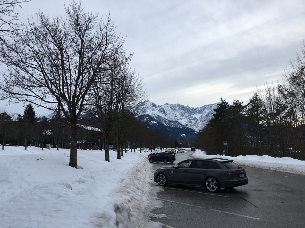 Rodeln Esterbergalm: Rodeln Esterbergalm: Parkplatz an der Wankbahn