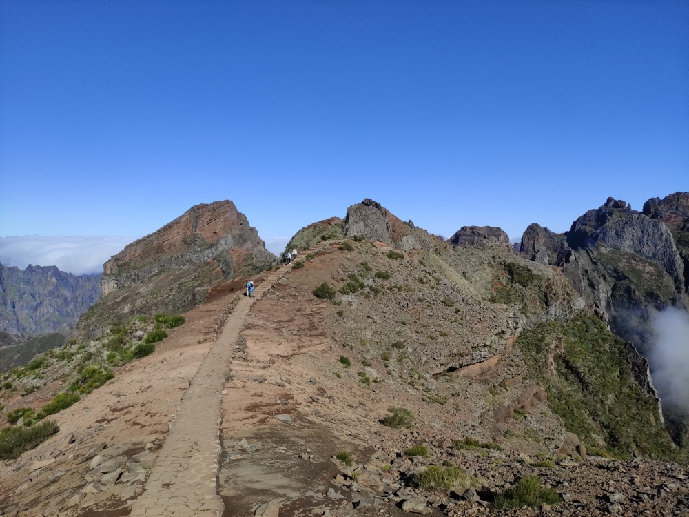 Wanderung PR1 Vereda do Areeiro: Der Beginn des PR1