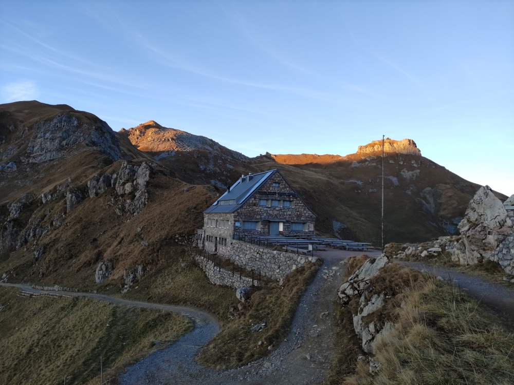 Wanderung Augstenberg: Wanderung Augstenberg: Pfälzerhütte