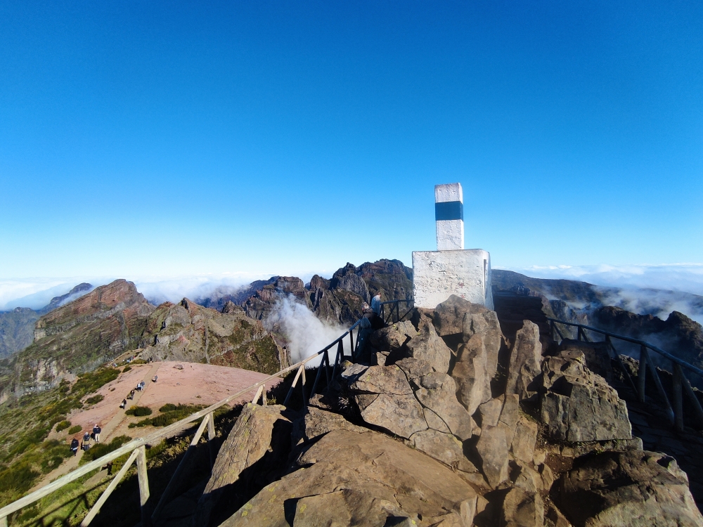 Wanderung PR1 Vereda do Areeiro: Wanderung PR1 Vereda do Areeiro: Pico do Areeiro
