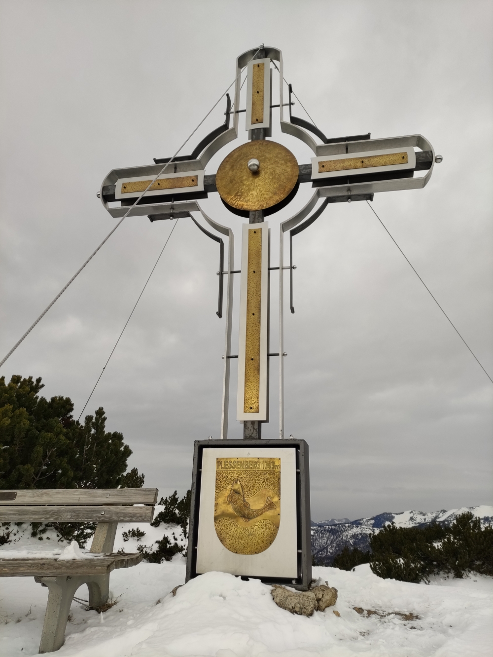 Wanderung Heuberg, Plessenberg und Kienberg: Wanderung Heuberg, Plessenberg und Kienberg: Gipfelkreuz (Plessenberg)