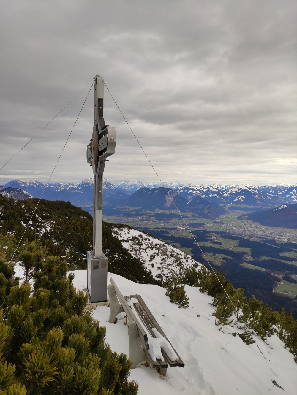 Wanderung Heuberg, Plessenberg und Kienberg: Wanderung Heuberg, Plessenberg und Kienberg: Inntal mit Hoher Salve, Pölven und Kaiser (Plessenberg)