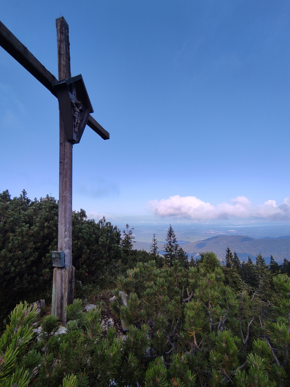 Wanderung Hennenkopf: Wanderung Hennenkopf: Gipfelkreuz (Probstenwand)