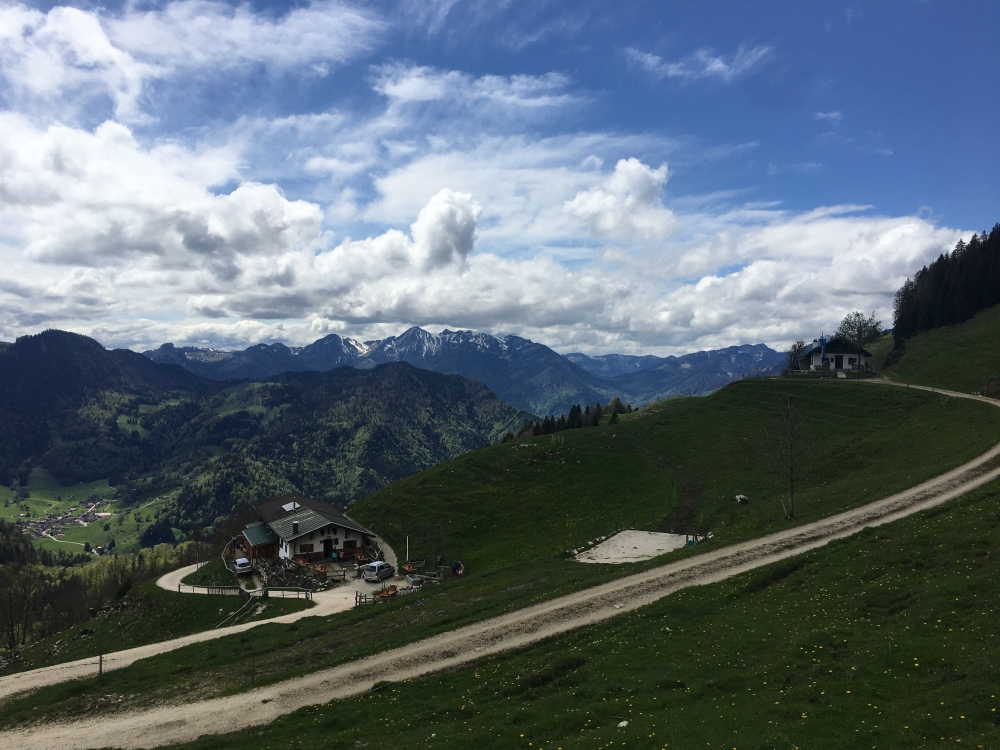 Wanderung Kleiner Rechenberg: Wanderung Kleiner Rechenberg: Die Rechenbergalm (links) und die Bergader Alm (rechts)