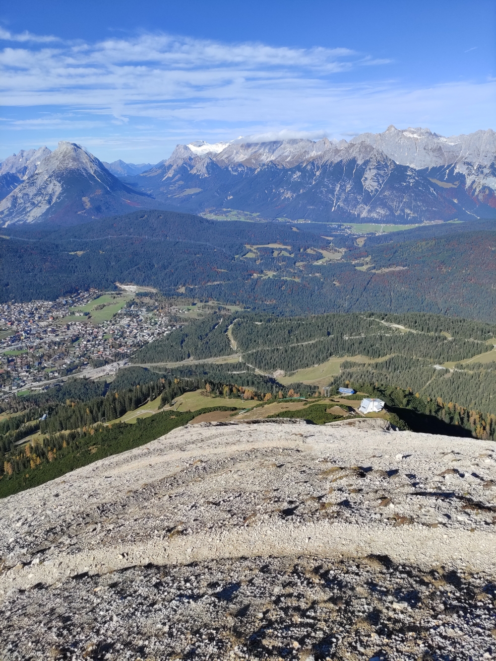 Wanderung Reither Spitze: Serpentinenabstieg zur Härmelekopfbahn Bergstation