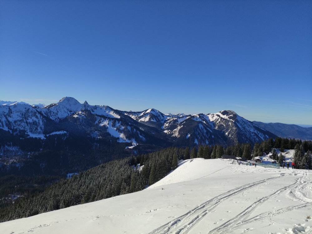 Wanderung Stolzenberg: Wanderung Stolzenberg: Blick nach Westen zu Risserkogel (links), Setzberg (Mitte) und Wallberg (rechts) (Roßkopf)