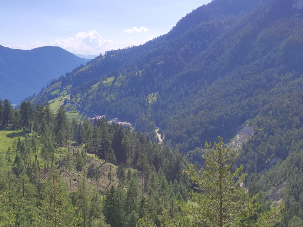 Laurenzi Klettersteig und Maximiliansteig: Blick auf Weisslahnbad mit Wanderparkplatz