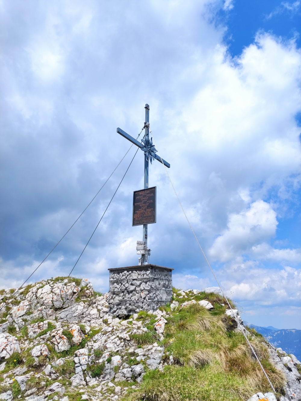 Bike & Hike Rofanspitze: Bike & Hike Rofanspitze: Gipfelkreuz (Sagzahn)