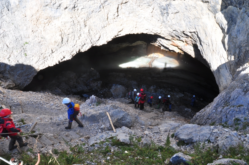 Wanderung Schellenberger Eishöhle: Wanderung Schellenberger Eishöhle: Eingang in die Höhle (Schellenberger Eishöhle)