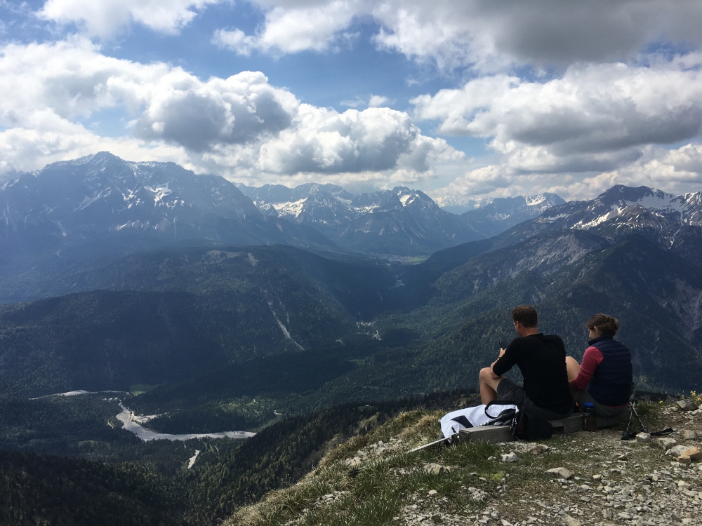 Wanderung Schellschlicht: Wanderung Schellschlicht: Blick auf Garmisch (Schellschlicht)