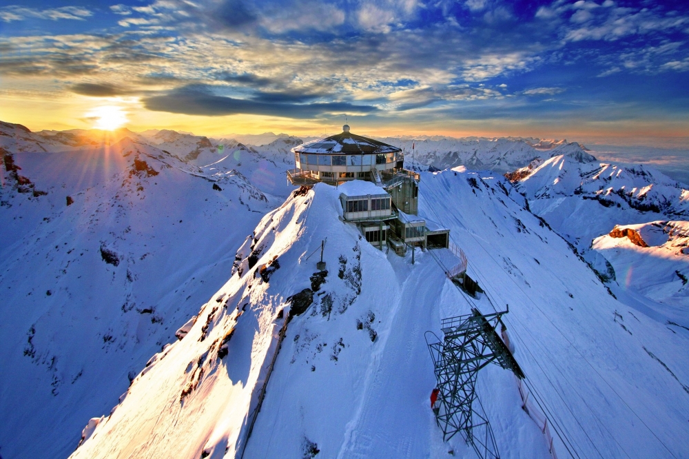 Schilthorn -> Schilthornhütte: Schilthorn