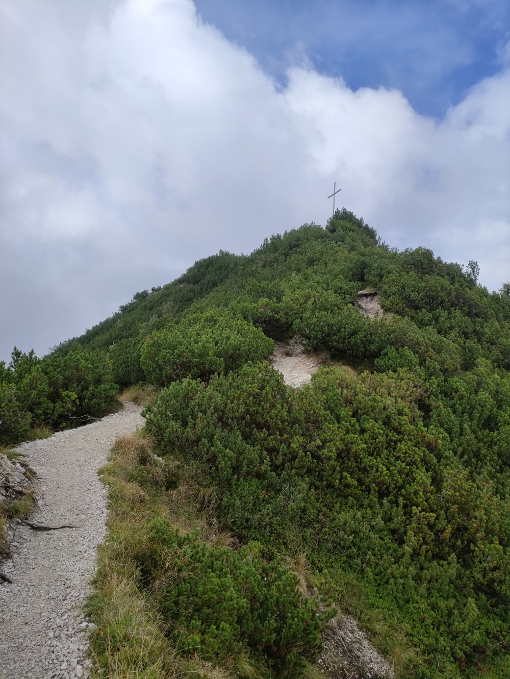 Wanderung Herzogstand vom Kochelsee über Rauteckkopf: Wanderung Herzogstand vom Kochelsee über Rauteckkopf: Das Schlehdorfer Kreuz