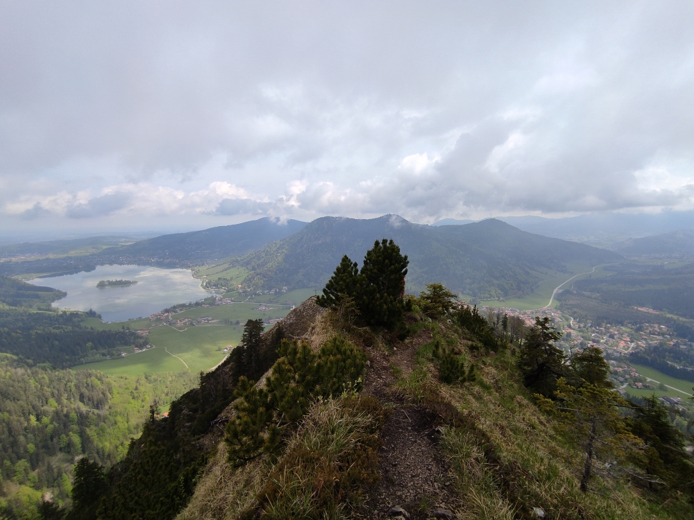 Wanderung In den Brecherspitzkessel: Wanderung In den Brecherspitzkessel: Schlierseespitz ohne Gipfelkreuz
