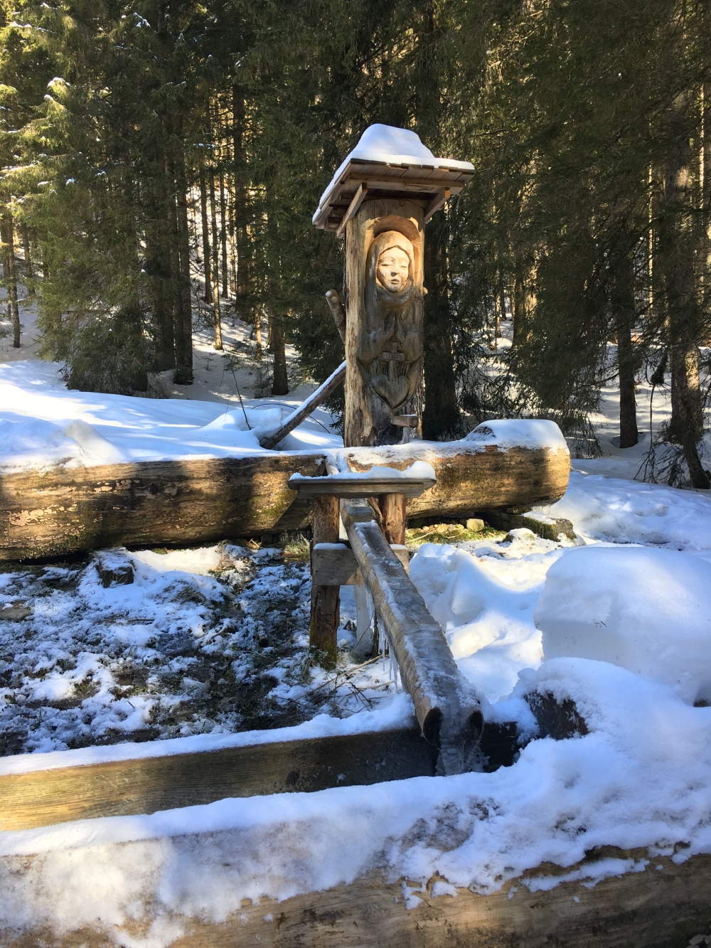 Rodeln Schwarzentenn-Alm Bachweg & Forststraße: Rodeln Schwarzentenn-Alm Bachweg & Forststraße: Wasser-Spielstation für Kinder
