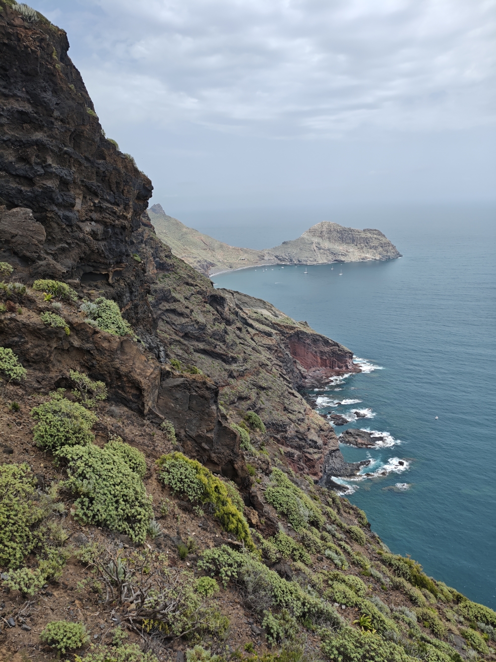 Wanderung Semáforo: Wanderung Semáforo: Blick nach Osten auf den Playa de Antequera (Semáforo de Anaga)