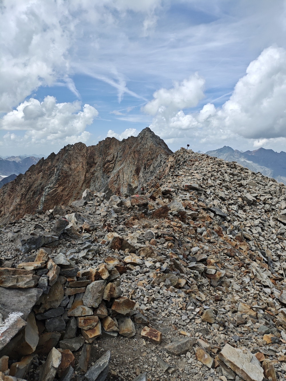 Wanderung Wilder Freiger: Wanderung Wilder Freiger: Blick zum Wilder Freiger  (Signalgipfel)