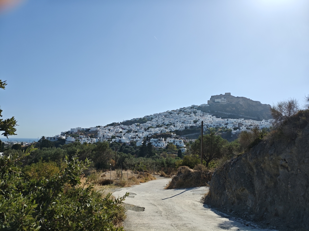 Wanderung Panagia Limbiani: Wanderung Panagia Limbiani: Start in der Hauptstadt