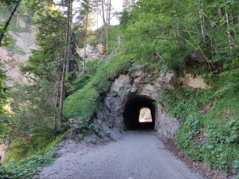 Klettersteig Hackenköpfe und Sonneck: Tunnel bei der Klaushütte