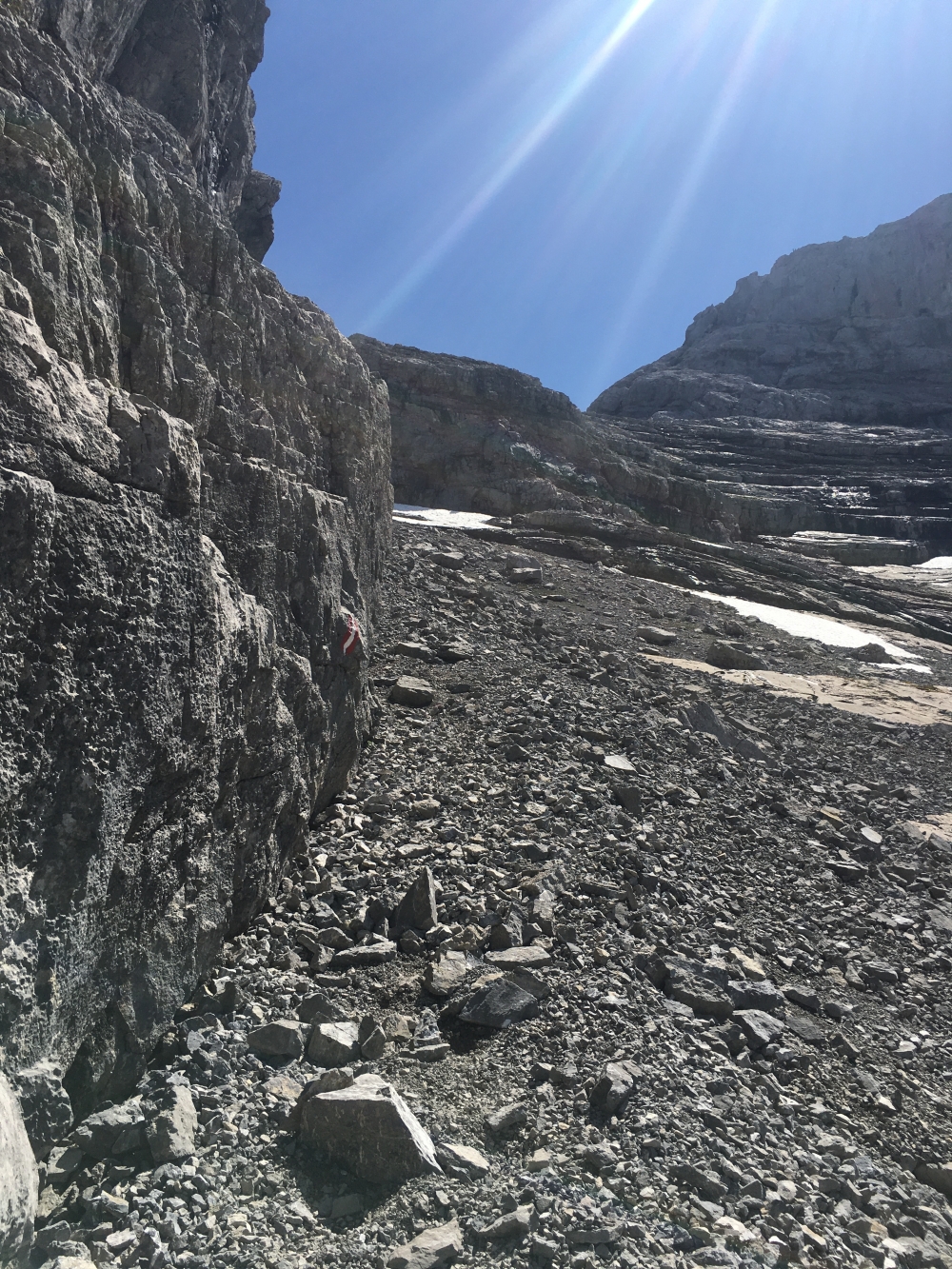 Wanderung Sonnjoch-Überschreitung: Über eine Geröllrampe im Mittelteil