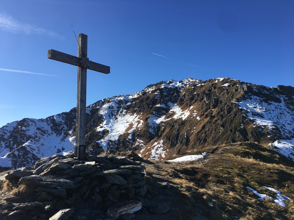 Wanderung Gilfert mit Sonntagsköpfl: Wanderung Gilfert mit Sonntagsköpfl: Sonntagsköpfl mit Gilfert im Hintergrund