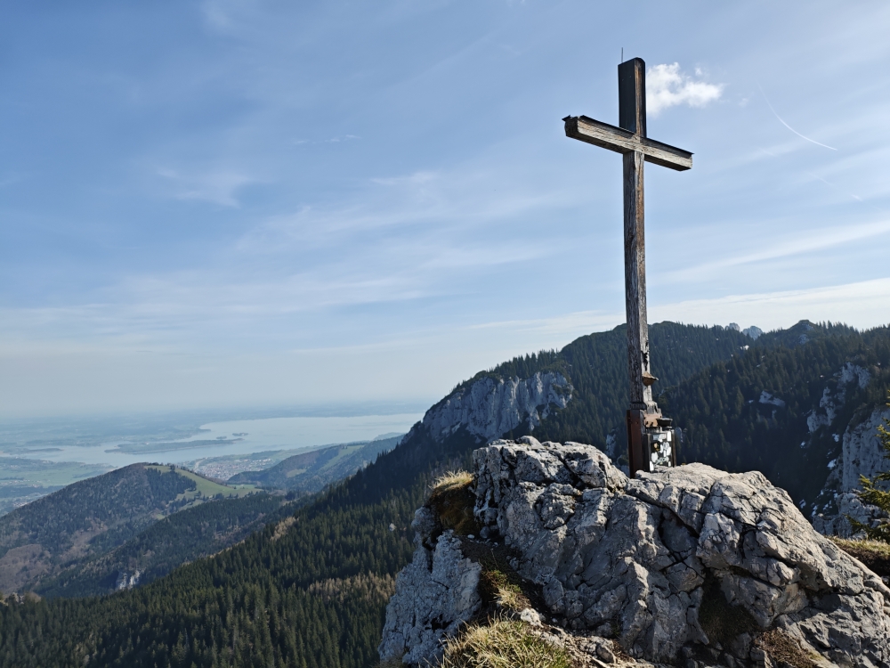 Bike & Hike Sonnwendwand: Bike & Hike Sonnwendwand: Gipfelkreuz mit Chiemseeblick (Sonnwendwand)