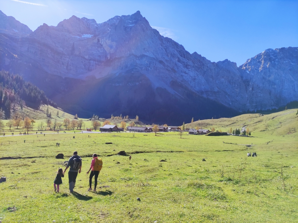 Spritzkarspitze: Blick über die Eng Alm zur Spritzkarspitze