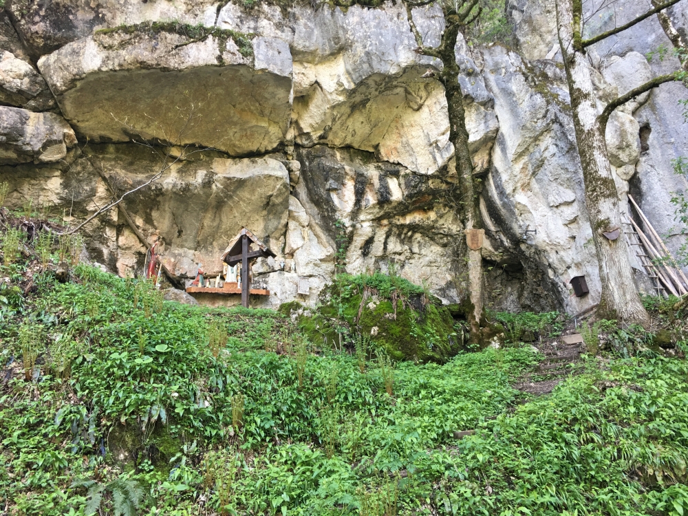 Wanderung Strohnkopf: Wanderung Strohnkopf: Die St. Michaels-Klause (St. Michael Grotte)