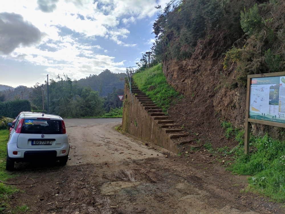 Wanderung Ruivo: Wanderung Ruivo: Start des PR1.1 Vereda da Ilha