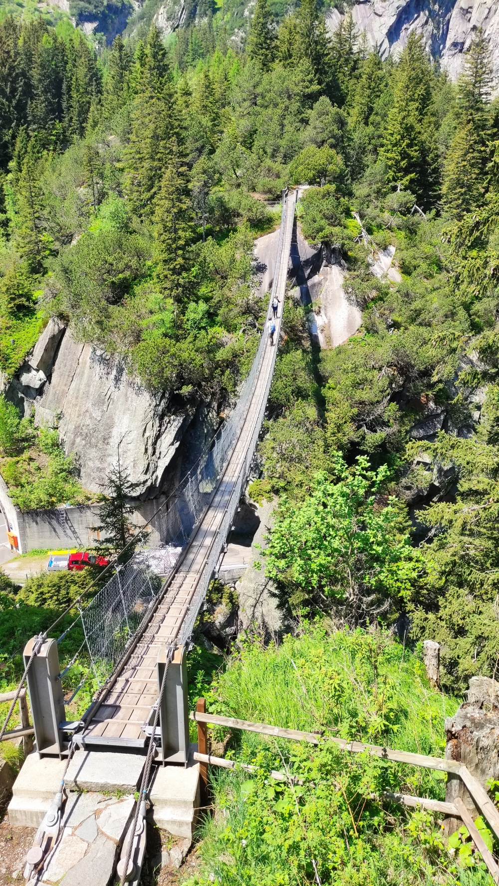 Wanderung Gelmerbahn: Hängebrücke