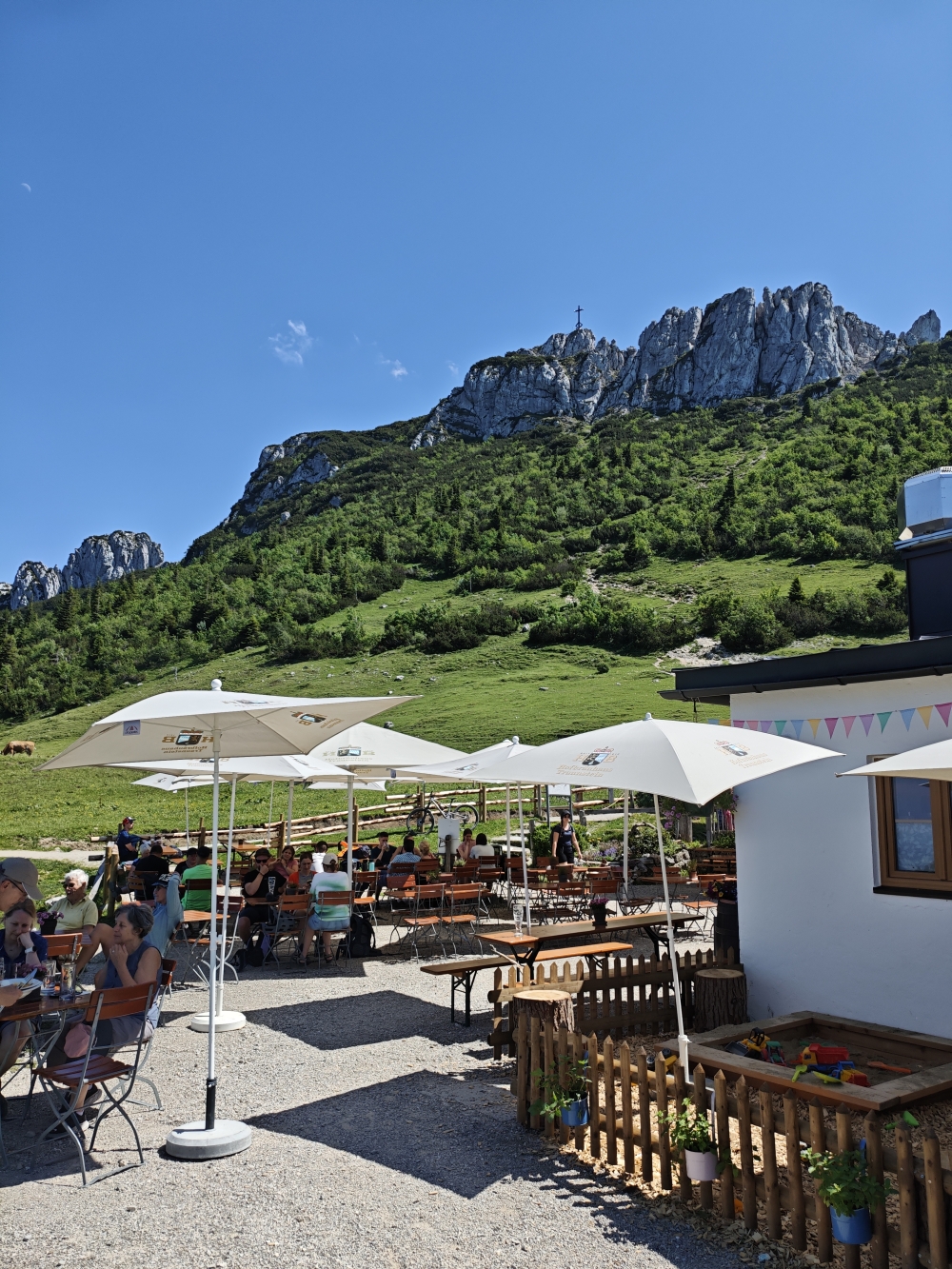 Wanderung Kampenwand: Wanderung Kampenwand: Blick zum Kampenwand-Ostgipfel (Steinlingalm)