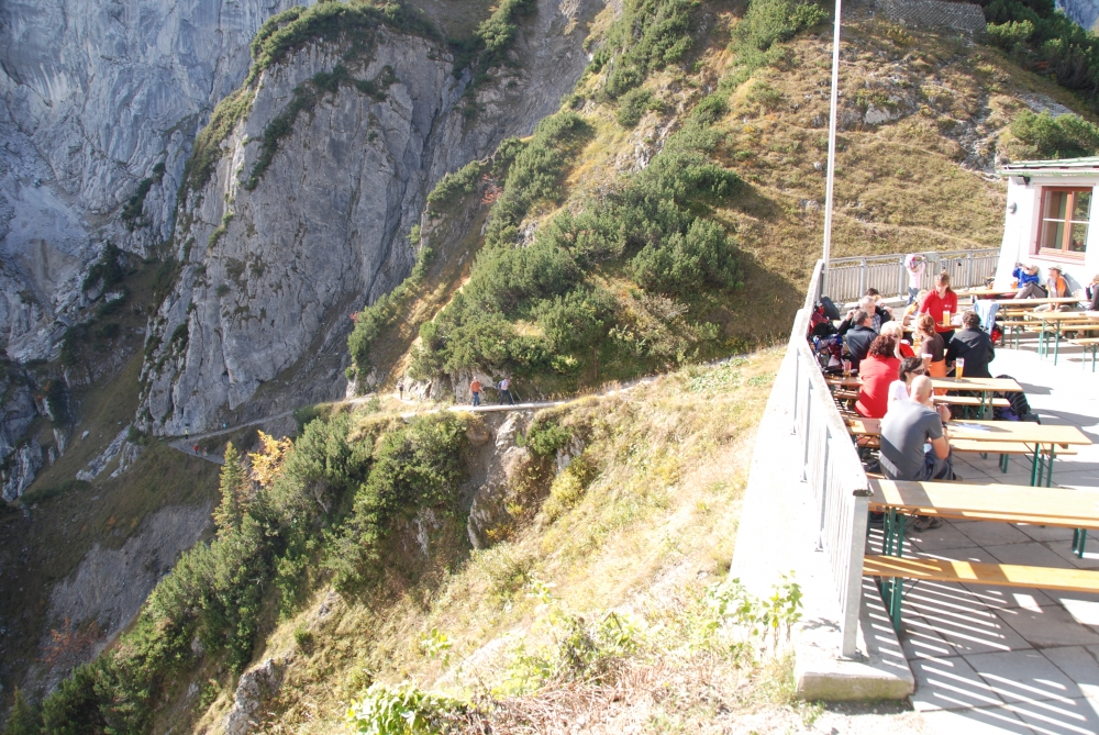 Wanderung Stripsenkopf: Wanderung Stripsenkopf: Terrasse (Stripsenjochhaus)