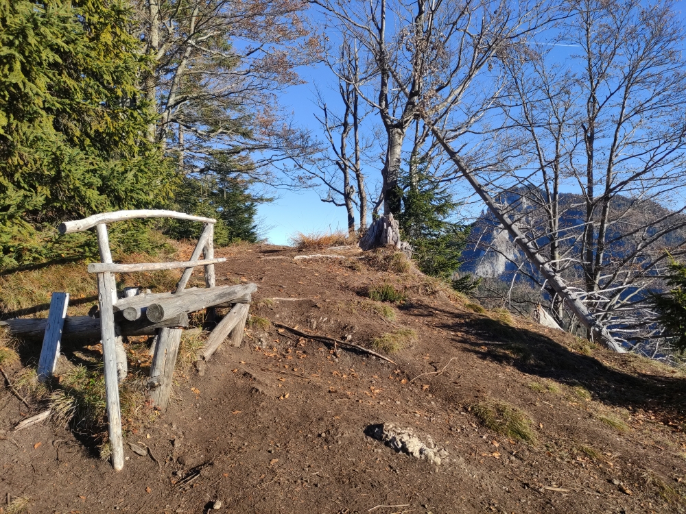 Wanderung Stuhlkopf: Wanderung Stuhlkopf: Aussichtsbankerl unterhalb des Gipfels (Stuhlkopf)