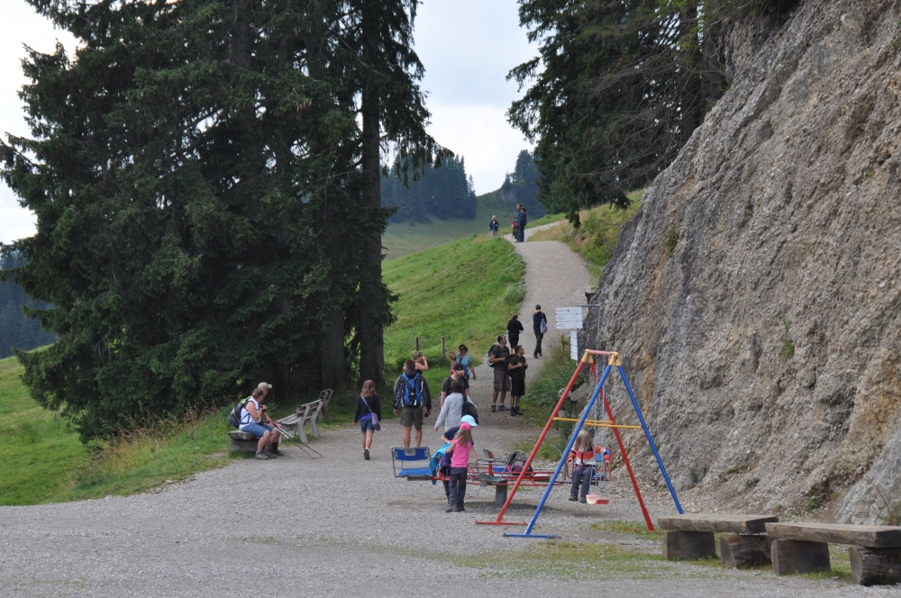 Wanderung Stuiben: Wanderweg mit Spielplatz