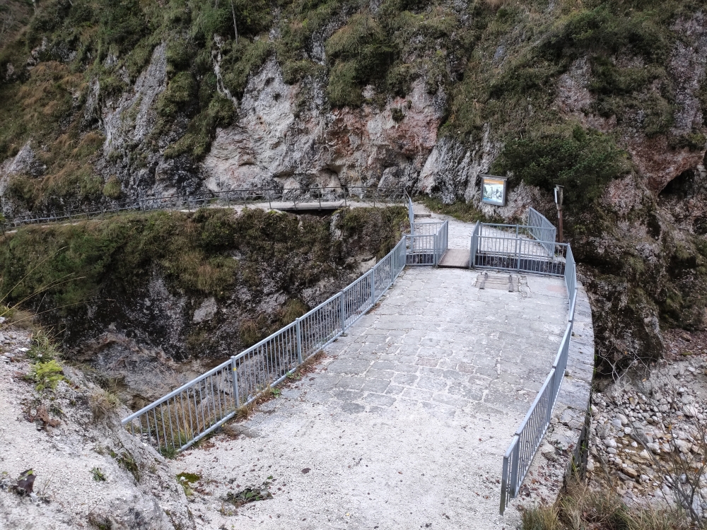 Wanderung Almbachklamm: Wanderung Almbachklamm: Theresienklause