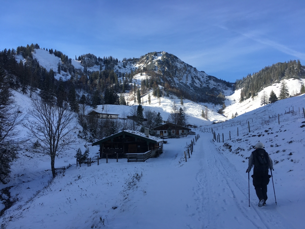 Wanderung Hochfelln über Thoraualm: Wanderung Hochfelln über Thoraualm: Thoraualm im Spätherbst