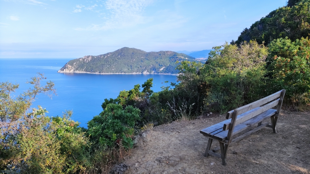 Wanderung Torre Punta Baffe: Blick zum Monte Castello
