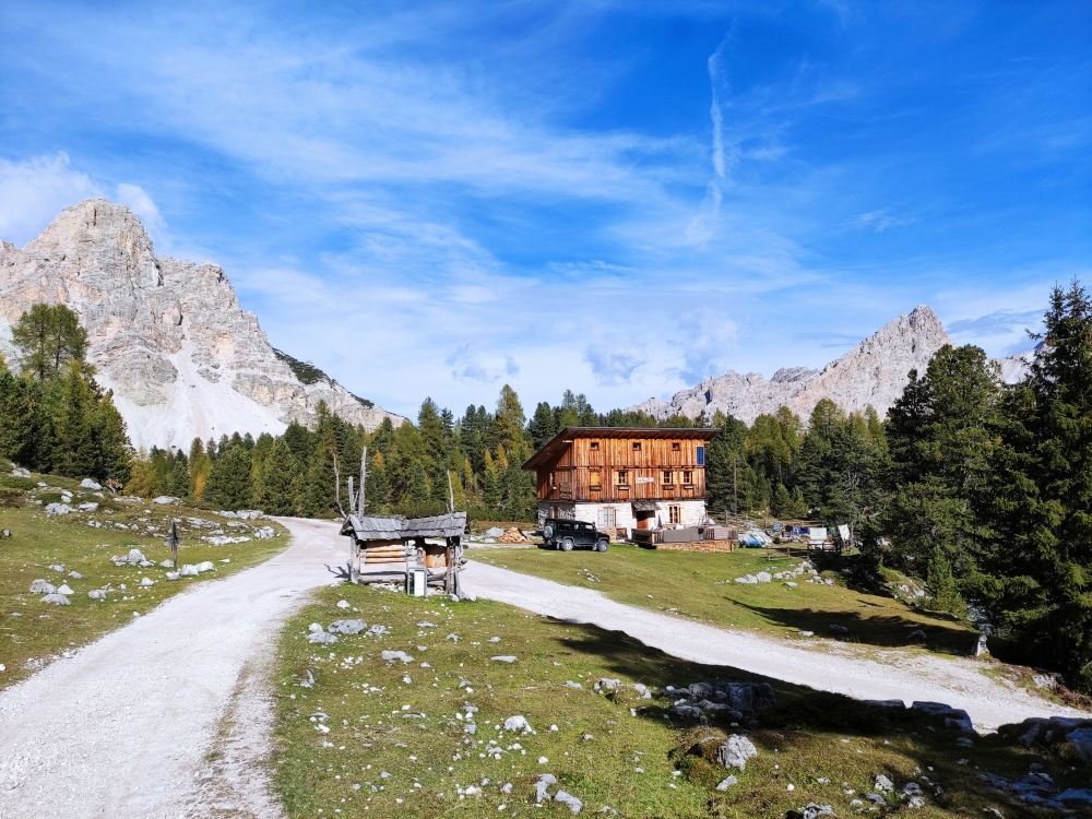 Ücia dles Muntagnoles -> Lavarellahütte: Ücia dles Muntagnoles