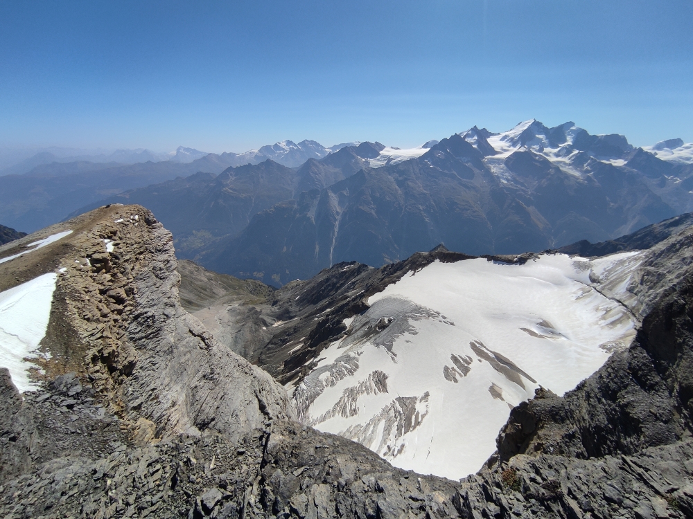 Wanderung Barrhorn: Wanderung Barrhorn: Blick zum Nordgipfel und derTopalihütte im Osten (Üssers Barrhorn)